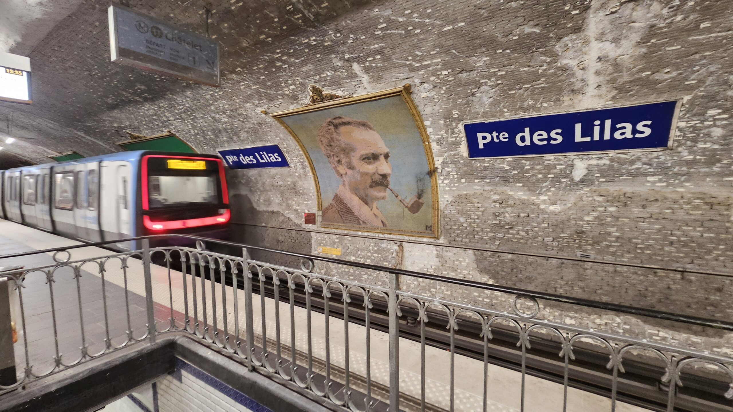 « Si c’était des mosaïques romaines, on ne se poserait pas la question » : à la station Porte des Lilas, le sort d’un portrait de Georges Brassens en suspens